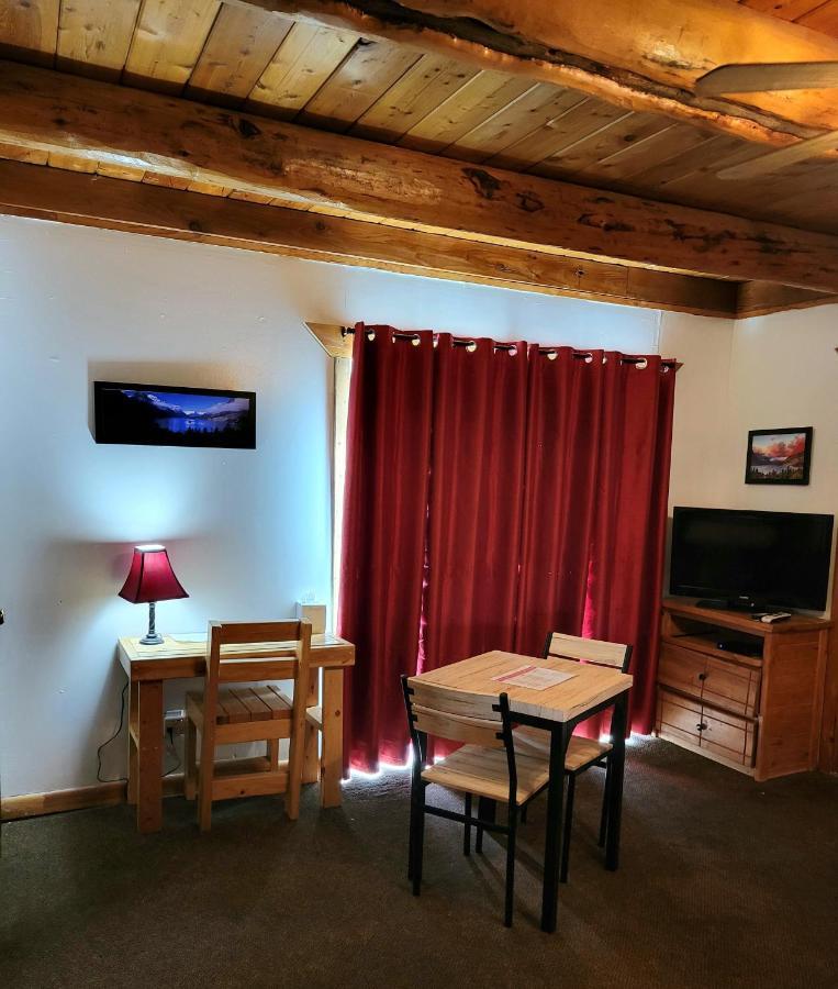 Duck Lake Lodge Babb Exterior foto